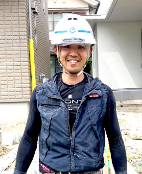 いつも明るく元気に作業。朝も一番に出勤している外構担当